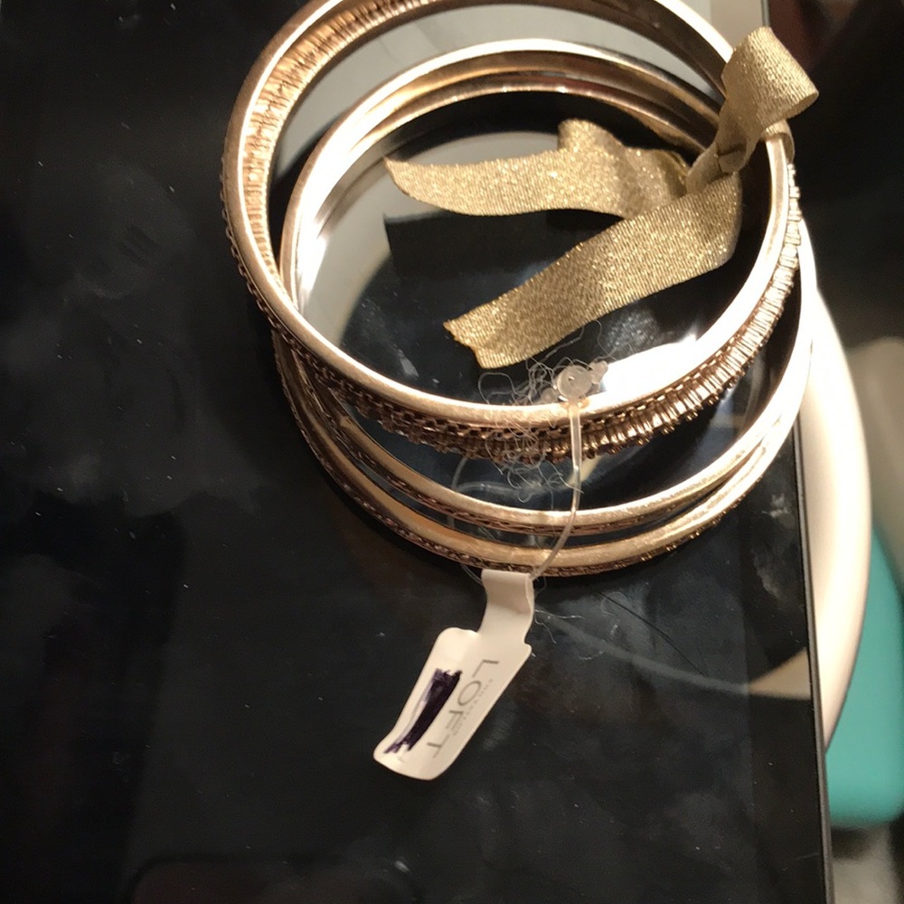 4 silver bangles - Picture 3 of 4